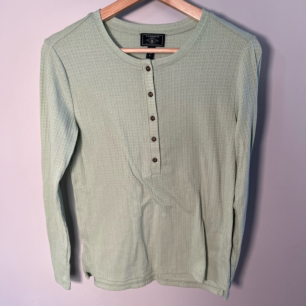 G.H. Bass & Co. Sage Buttoned‎ Long-Sleeve Tee | Casual Everyday Top